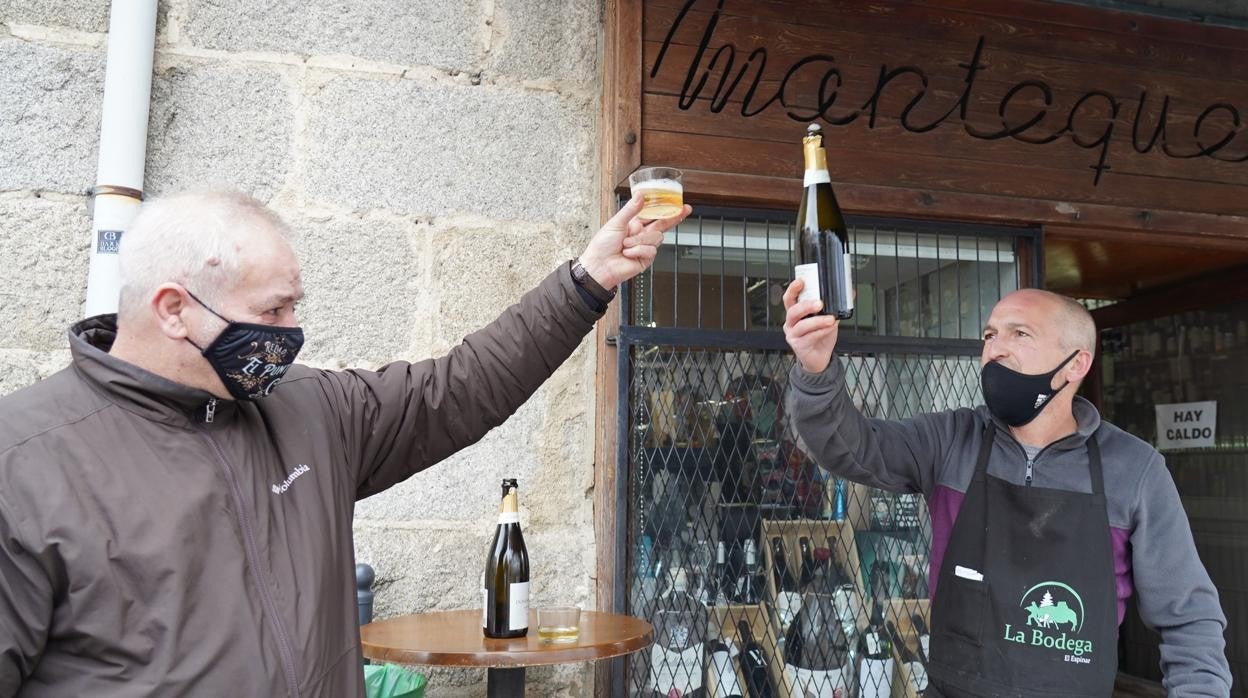 La Unión Deportiva El Espinar San Rafael reparte 9 millones del cuarto premio en participaciones