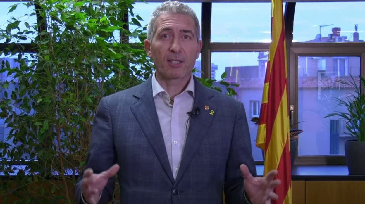 Josep Gonzàlez-Cambray, consejero de Educación de la Generalitat, durante la emisión del vídeo