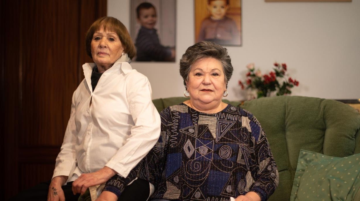 Nieves (izq) y Carmen (drch), durante la entrevista para ABC