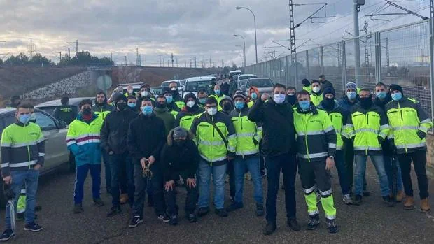 Trabajadores del mantenimiento del AVE en Villaseca protestan este lunes en Toledo por cambios laborales de la empresa