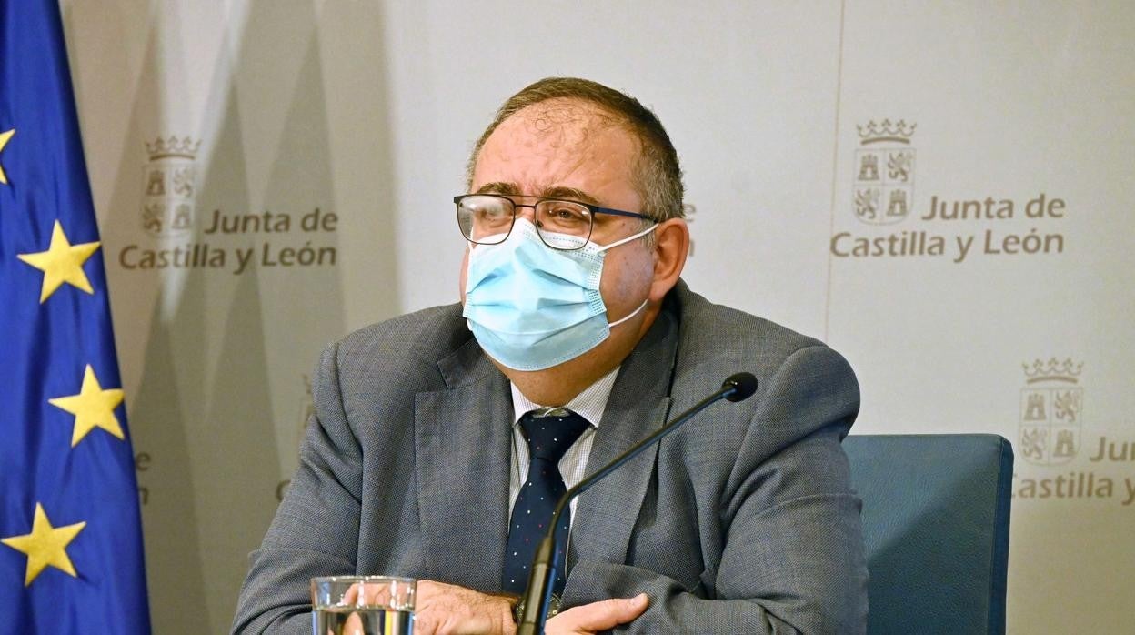 El consejero de Sanidad, durante su comparecencia al término del Consejo de Gobierno