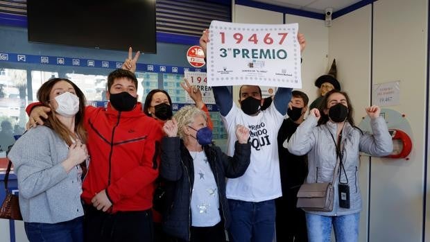 El 19467, tercer premio de la Lotería del Niño 2022, riega Valencia con once millones de euros