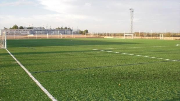 Sale a licitación la instalación del campo de césped artificial del polideportivo 'Fred Galiana'