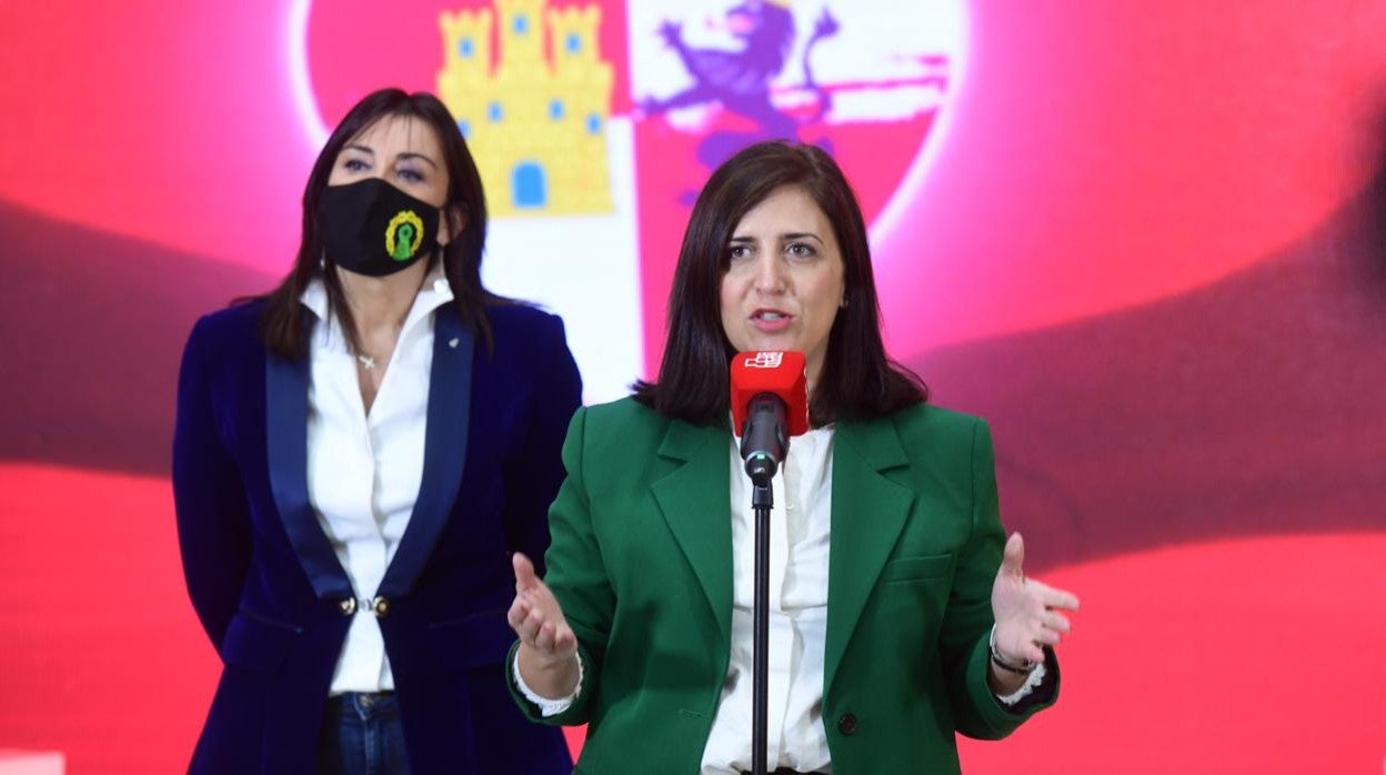 La secretaria de Organización del PSCL, Ana Sánchez, y la secretaria general del PSOE de Burgos, Esther Peña