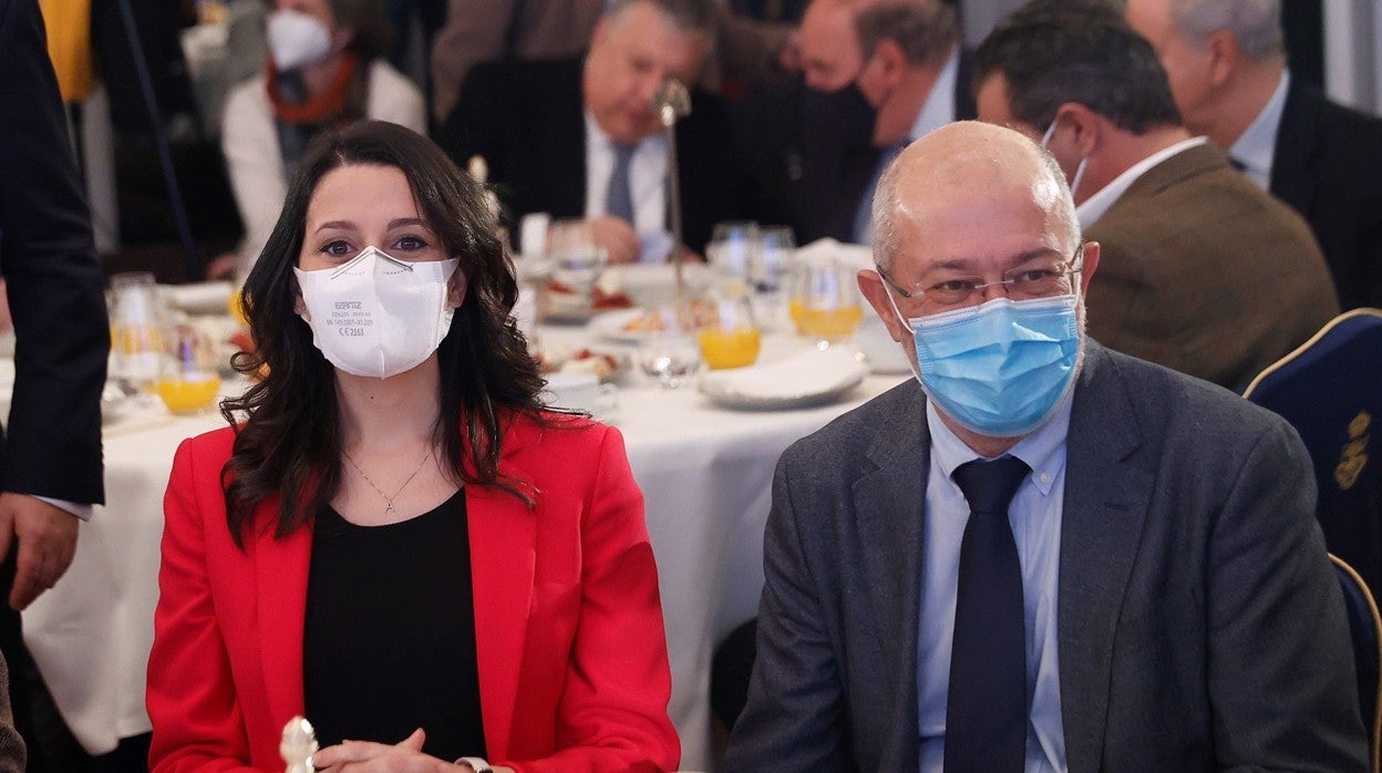 Inés Arrimadas y Francisco Igea, juntos, en un desayuno informativo en Madrid