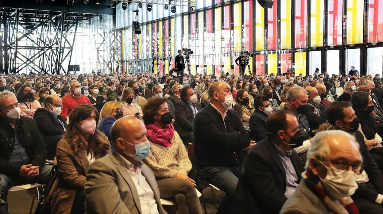 Asistentes al congreso regional del PP, en el Palacio de Congresos y Exposiciones de León