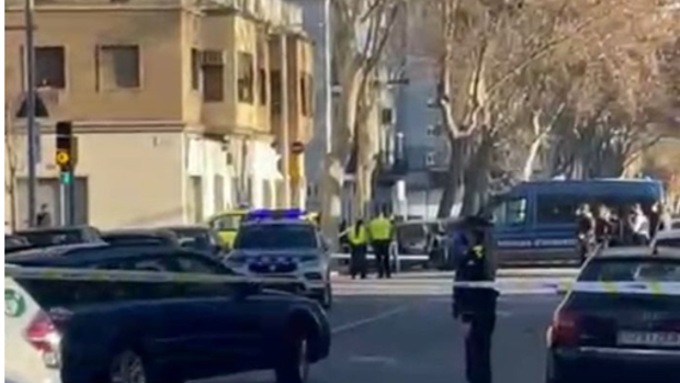 Los Mossos d'Esquadra detienen a una «persona relacionada» con el tirador que hirió ayer a dos personas en Barcelona