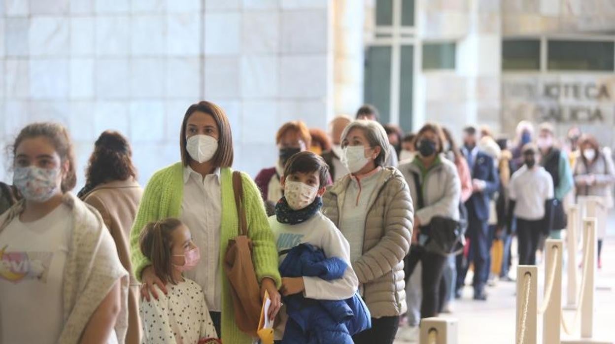 Vacunación de niños en la Cidade da Cultura