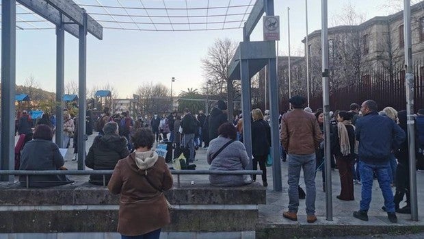 Contra la vacuna y la mascarilla: negacionistas marchan por Santiago en plena sexta ola del Covid