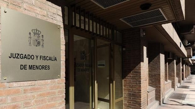 Un año y nueve meses de internamiento para los tres menores que abusaron de otra durante un botellón en Valladolid