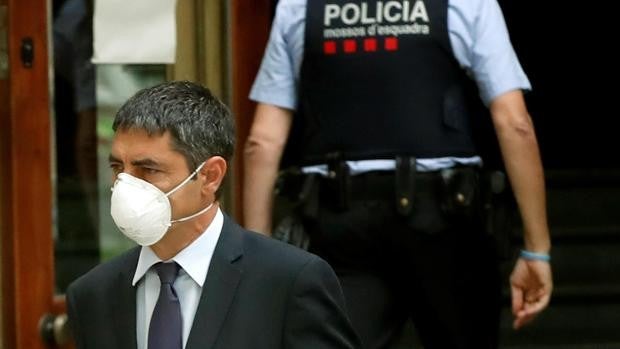 El Govern, incapaz de justificar la «purga» en los Mossos