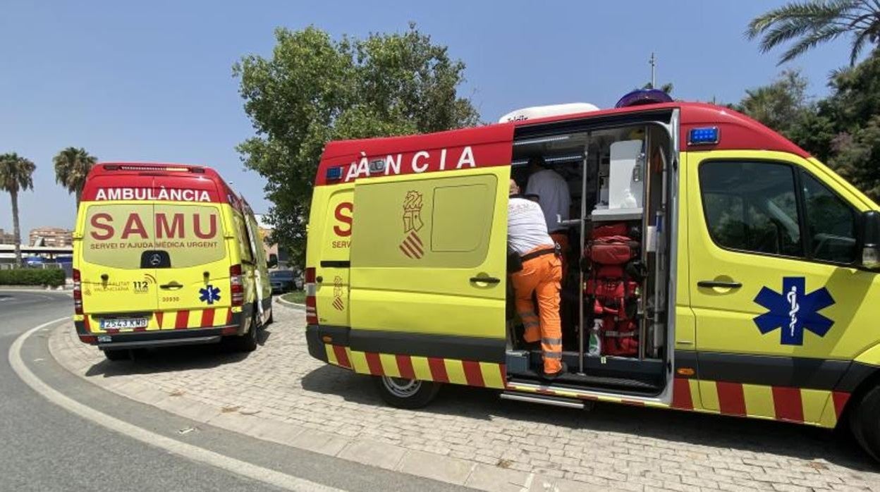 Imagen de archivo de dos ambulancias del SAMU