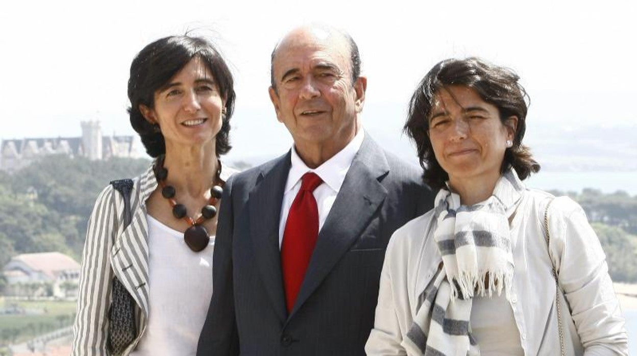 Paloma (i), juntio a su padre, el banquero fallecido Emilio Botín, en una imagen de 2009 /