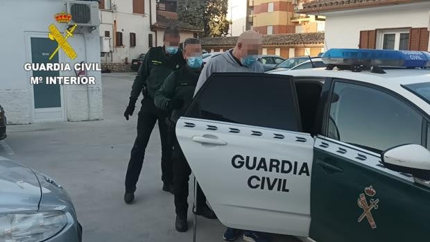 Detenido por darse a la fuga con un coche robado y circular a gran velocidad en sentido contrario