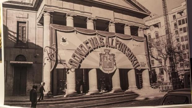 Alicante homenajea al Teatro Principal como corazón cultural de la ciudad en la exposición de sus 175 años