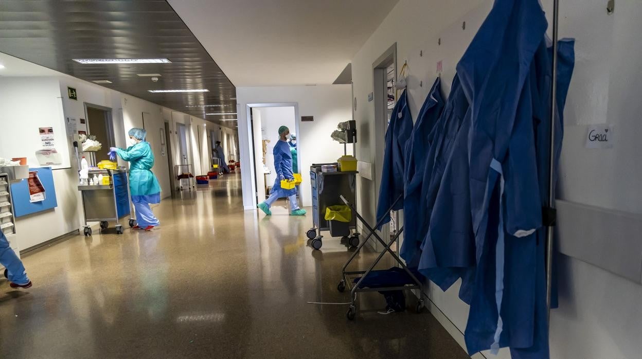 Imagen de archivo de un hospital alicantino durante la pandemia del coronavirus