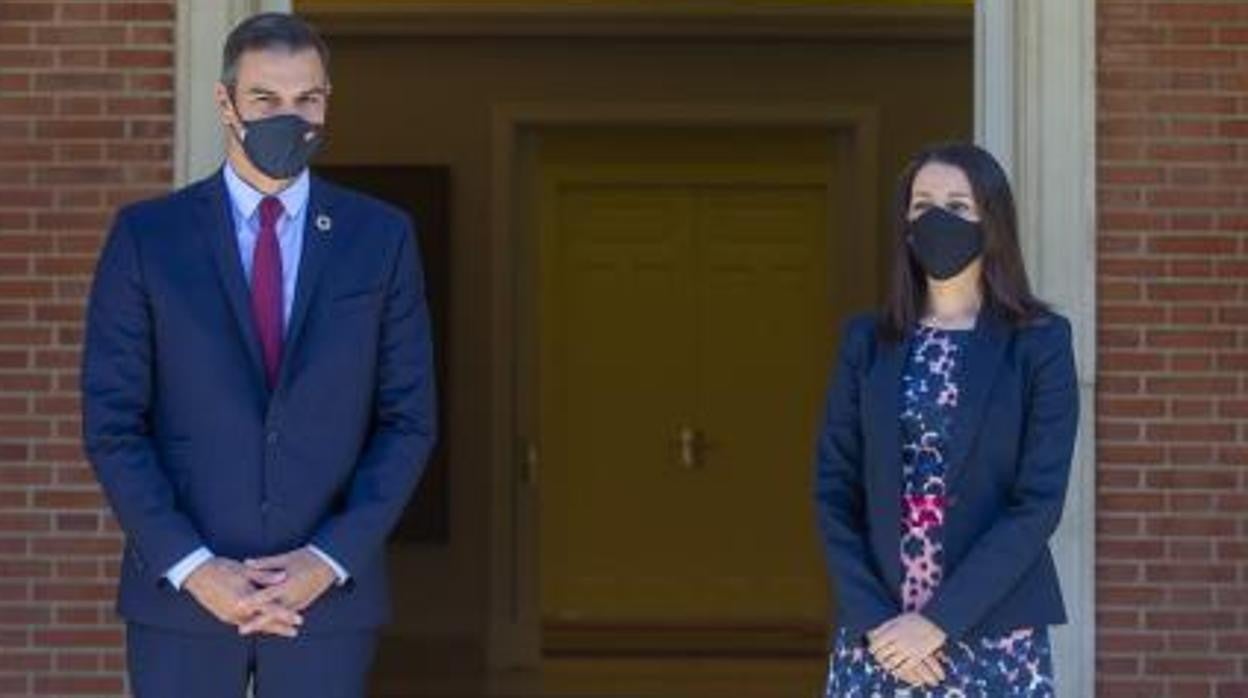 Pedro Sánchez e Inés Arrimadas en La Moncloa en 2020