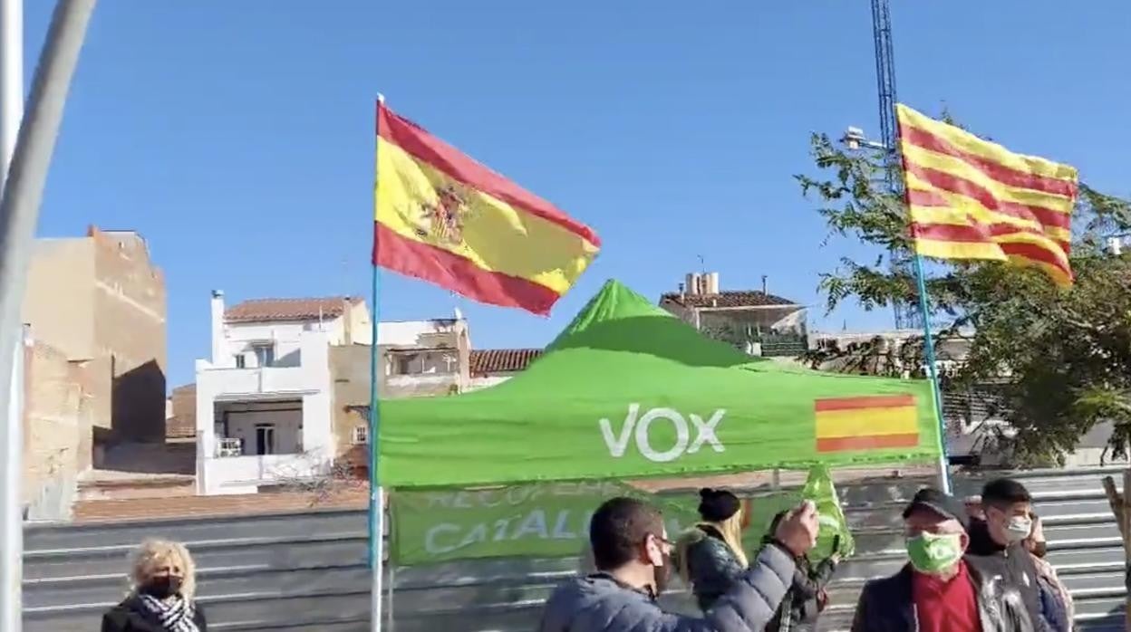 Carpa informatica de Vox en Badalona /