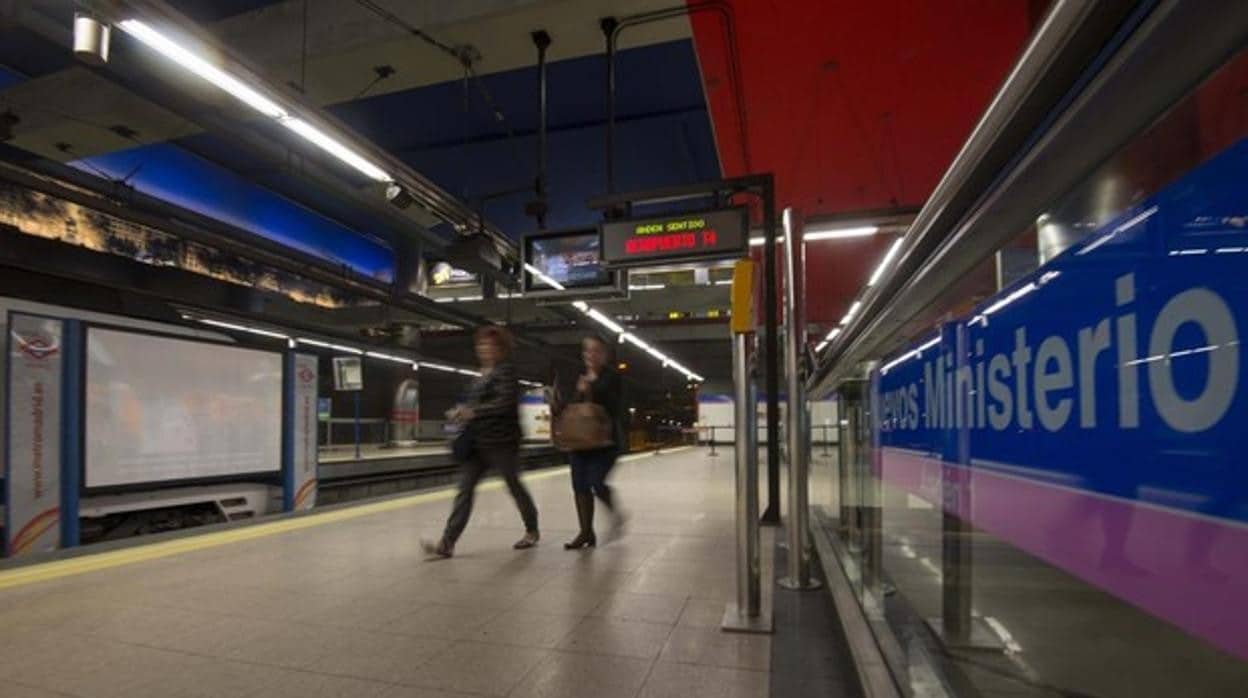 Andén de la línea 8 de Metro de Madrid, donde se producirán las obras