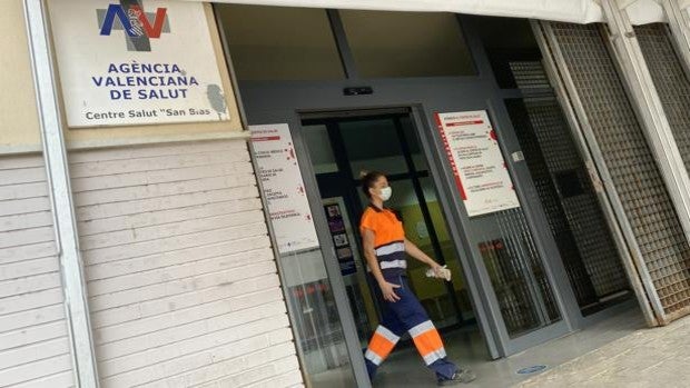 Exigen a la Generalitat Valenciana que contrate a vigilantes en centros de salud ante «el aumento de agresiones»