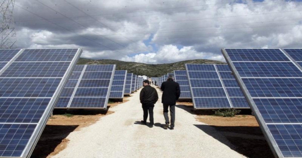 Vista de un parque solar fotovoltaico, en una imagen de archivo