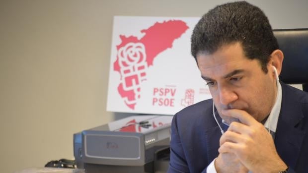 Toni Francés plantea al PSOE su cese como portavoz en la Diputación tras perder su pulso con Alejandro Soler