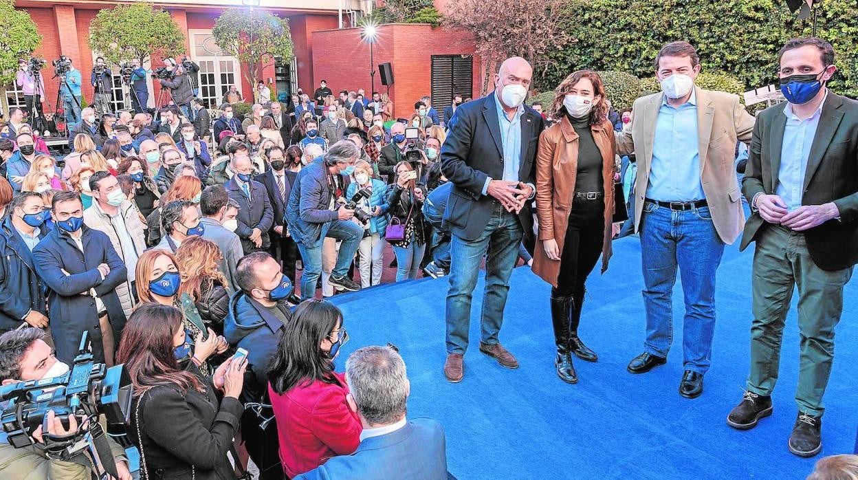 Carnero, Ayuso, Fernández Mañueco e Ïscar, ayer en Valladolid