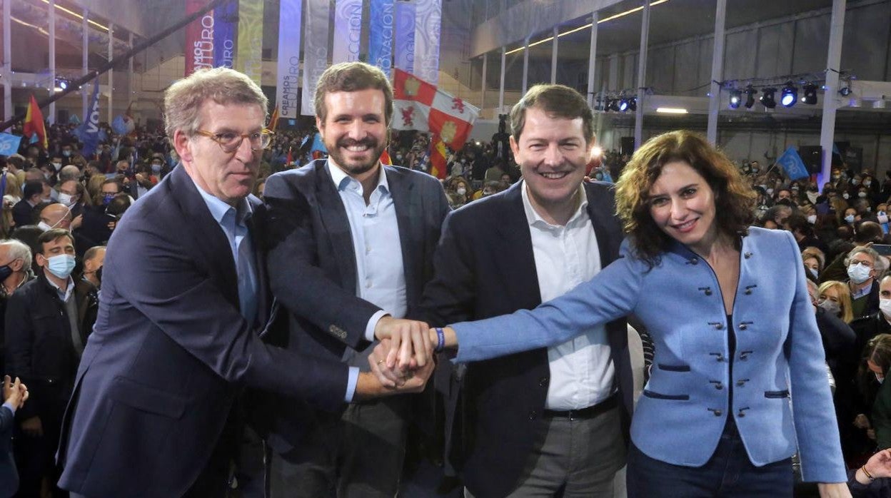 Alfonso Fernández Mañueco, junto a Pablo Casado, Isabel Díaz Ayuso y Alberto Núñez Feijoó