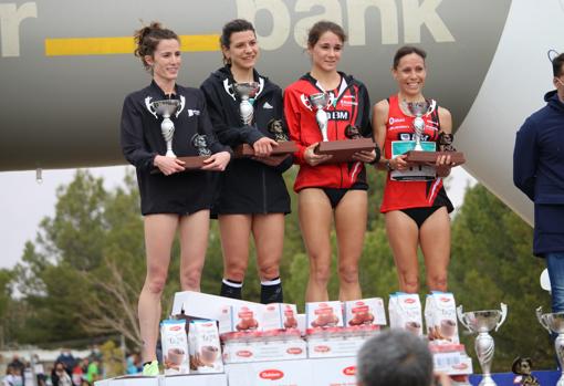 Podio femenino absoluto del Cross de Quintanar // www.clubsanildefonso.com