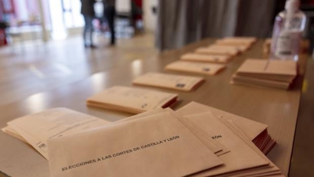 La participación en las Elecciones de Castilla y León alcanza el 34,74% a las 14.00 horas