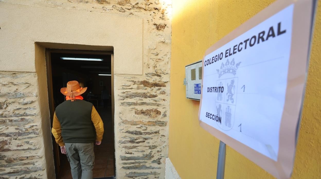 Más de 4.300 mesas están ya operativas para ejercer el voto en estas elecciones de Castilla y León