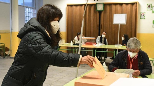 ABC publicará una encuesta de GAD3 a las 20.00, al cierre de los colegios electorales en Castilla y León