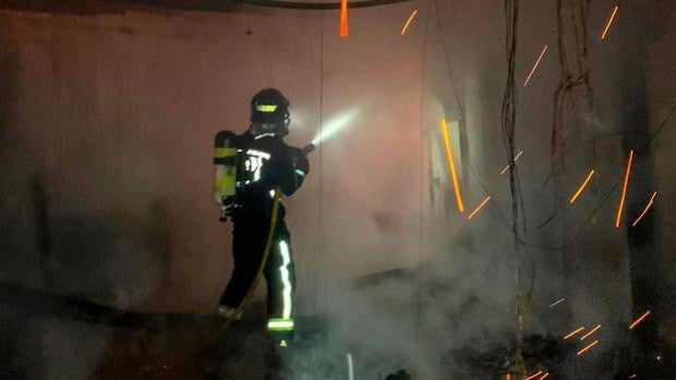 Un incendio calcina una panadería en proceso de rehabilitación en Santibáñez de la Isla (León)