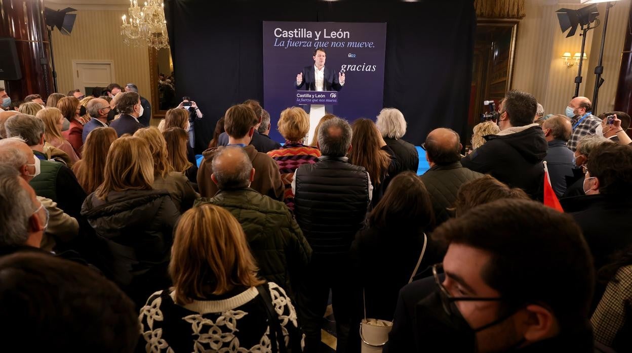 Mañueco, anoche, en el hotel de Salamanca donde analizó los resultados electorales