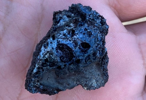 Fragmento piroclástico azul del volcán de La Palma