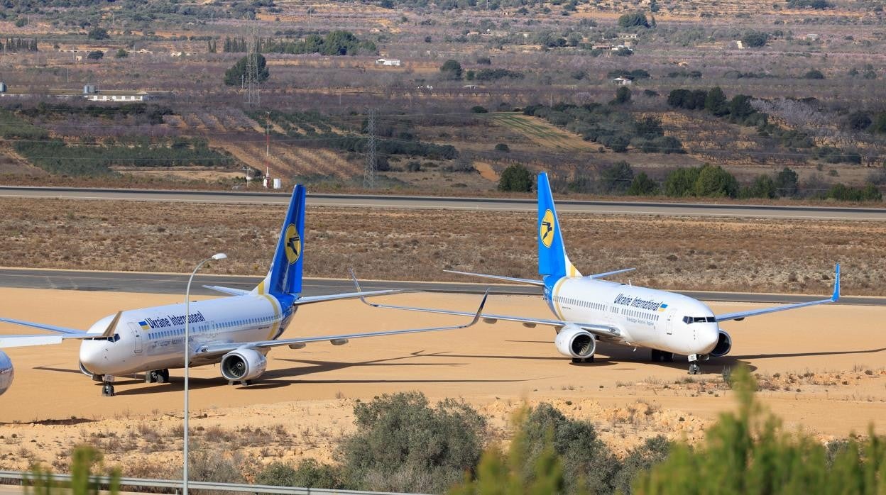 Imagen de dos aviones ucranianos en el aeropuerto de Castellón