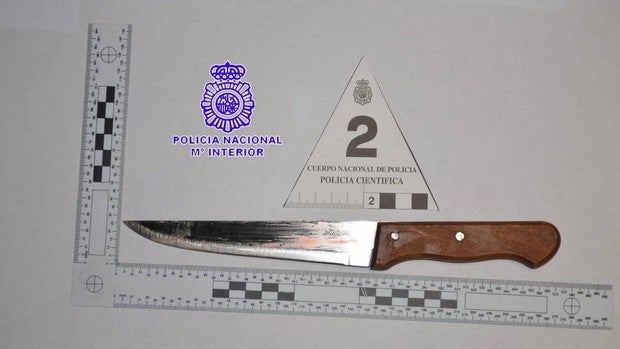 A prisión por asestar dos puñaladas a su compañero de piso con un cuchillo que volvió a dejar en el cajón de la cocina