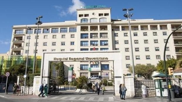 Detienen a los padres de una bebé de tres meses hospitalizada con un brote de sarna en el Materno de Málaga