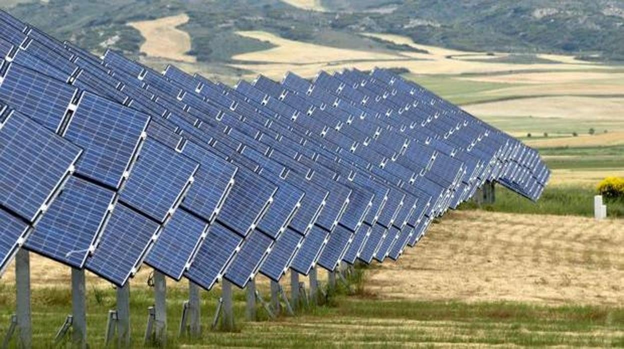 La plata solar fotovoltaica ‘La Campiña 225 MWp’, de 506 hectáreas de extensión, quedaría dividida entre las dehesas de Valdecaba y Zurraquín