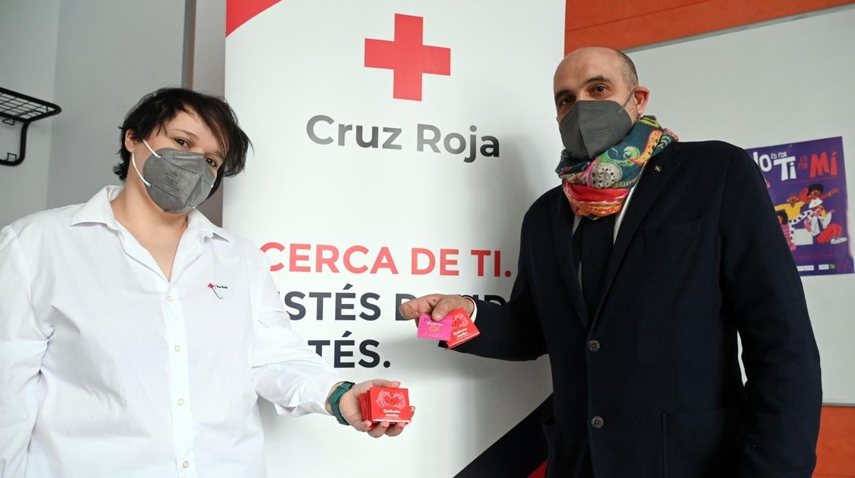 Cruz Roja hace entrega de los preservativos