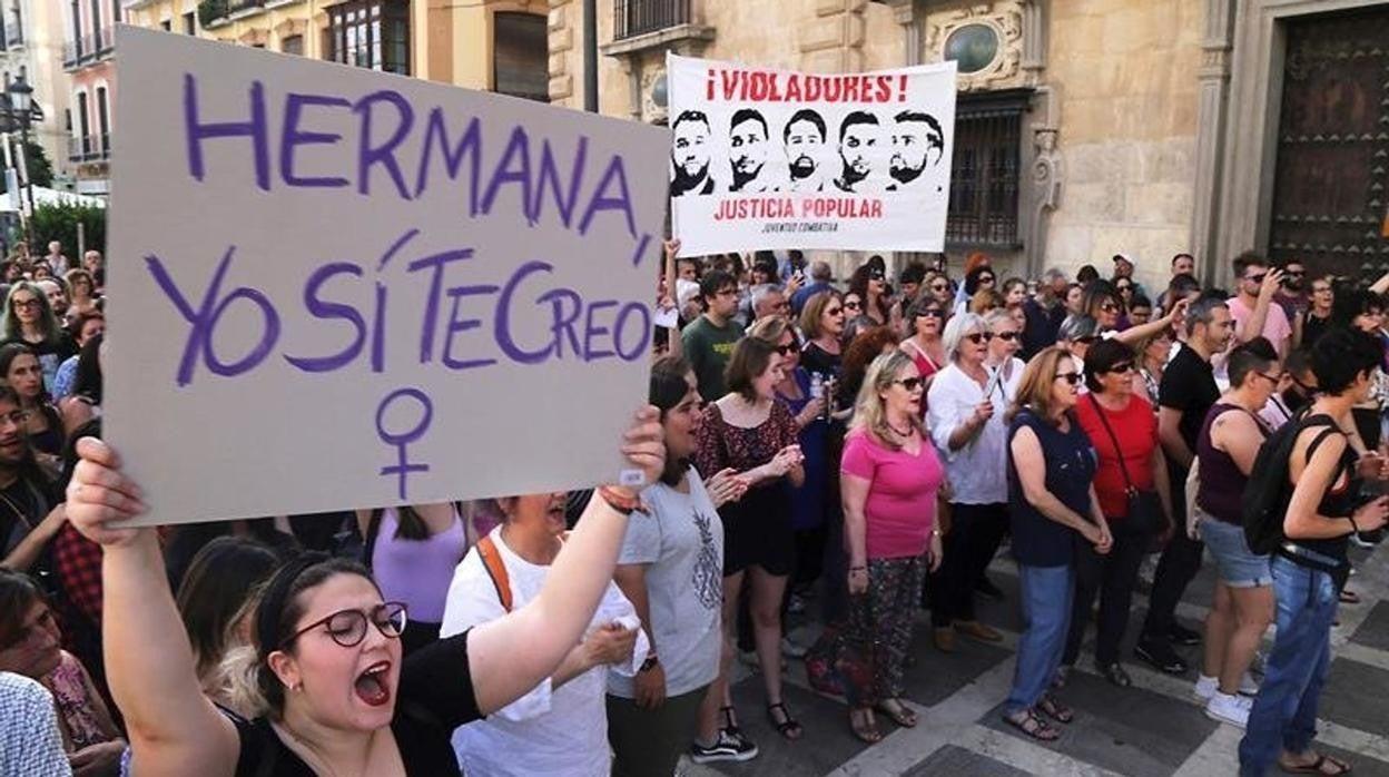 Una manifestación de repulsa contra 'la Manada'