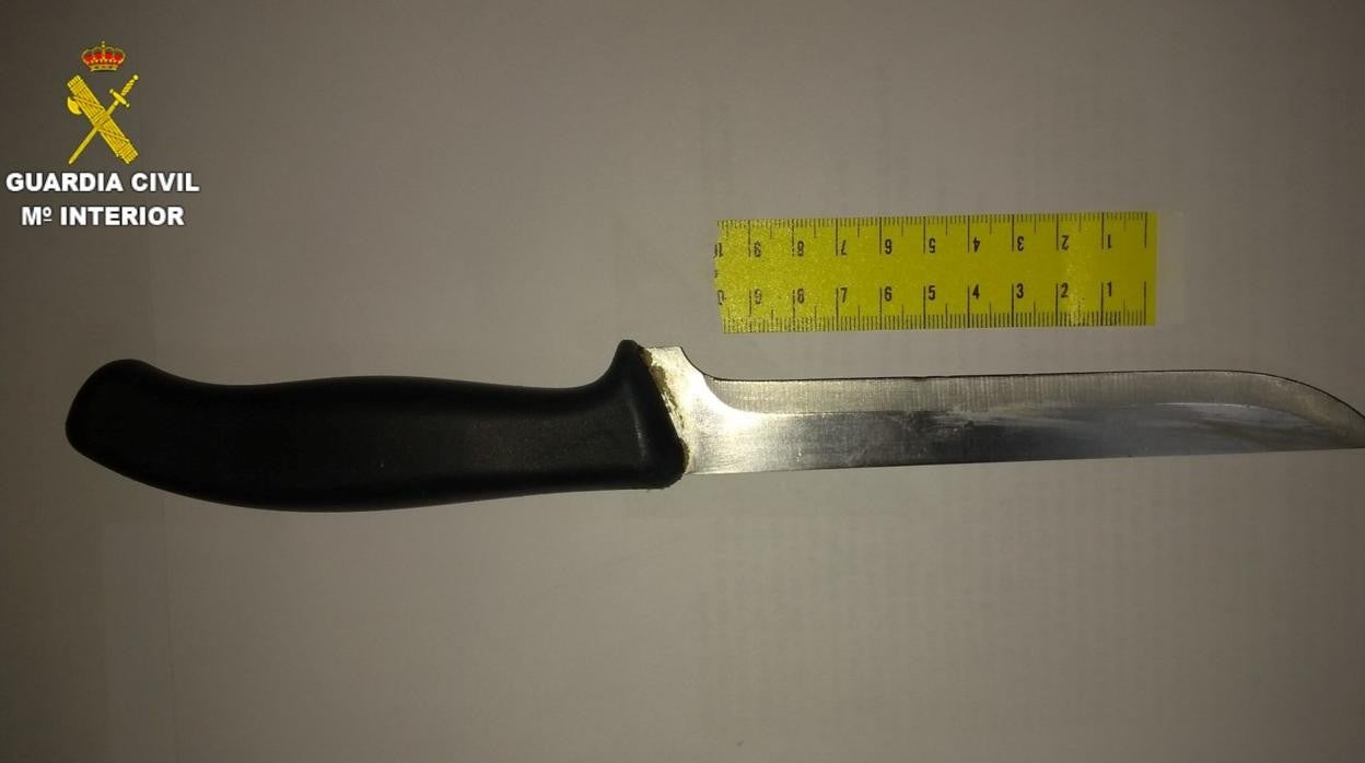 Cuchillo utilizado por el detenido