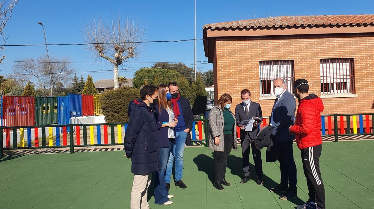 Gutiérrez y García Élez durante su visita al colegio público de Gamonal