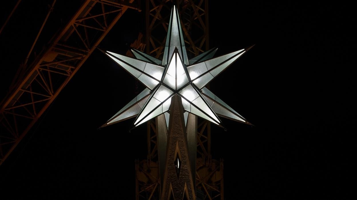 La estrella iluminada de la Sagrada Familia