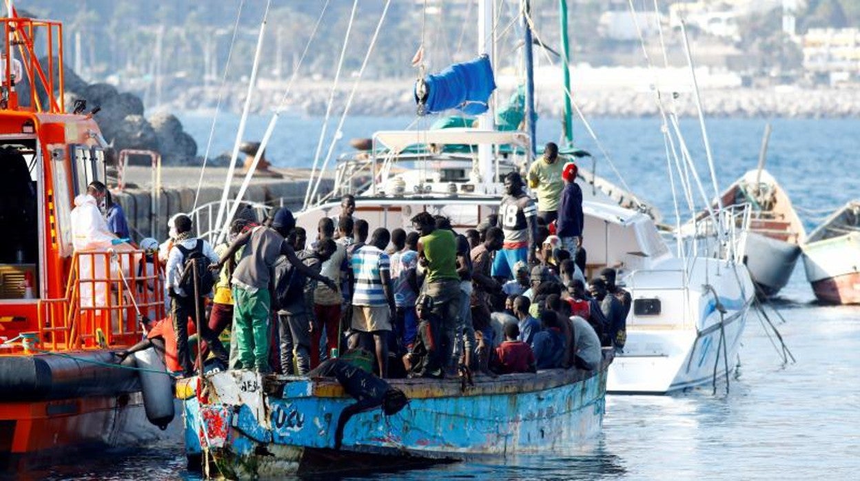 Una embarcación en el muelle de Arguineguín el pasado mes de octubre