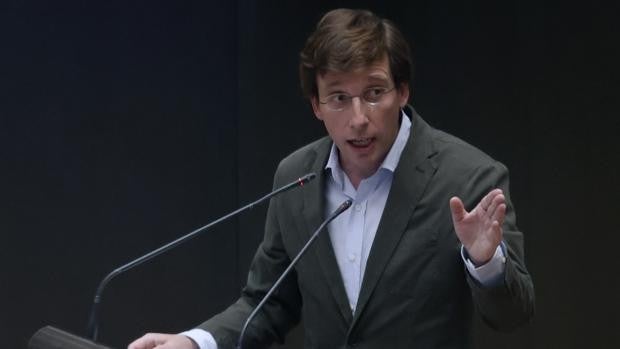 Almeida se refugia en la falta de pruebas para negar el espionaje a Ayuso