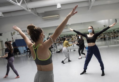 Escuela de jóvenes estrellas: así se forman los futuros Billy Elliot