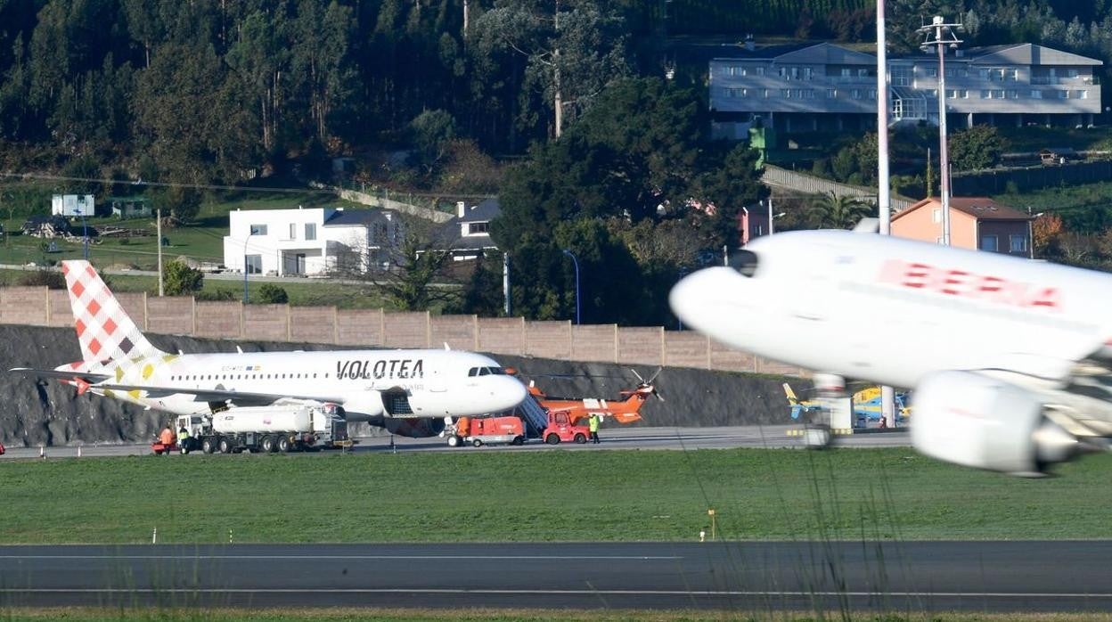 El vuelo de Volotea procedente de Bilbao en la pista de Alvedro