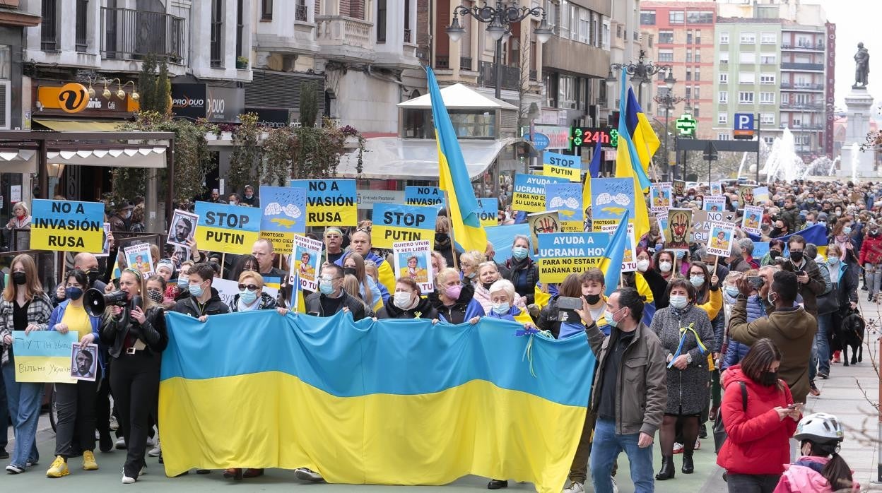 Manifestación en apoyo al pueblo ucraniano en León