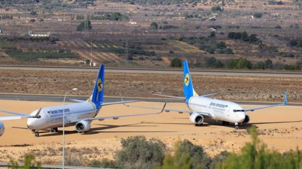 Imagen de dos aviones ucranianos en el aeropuerto de Castellón